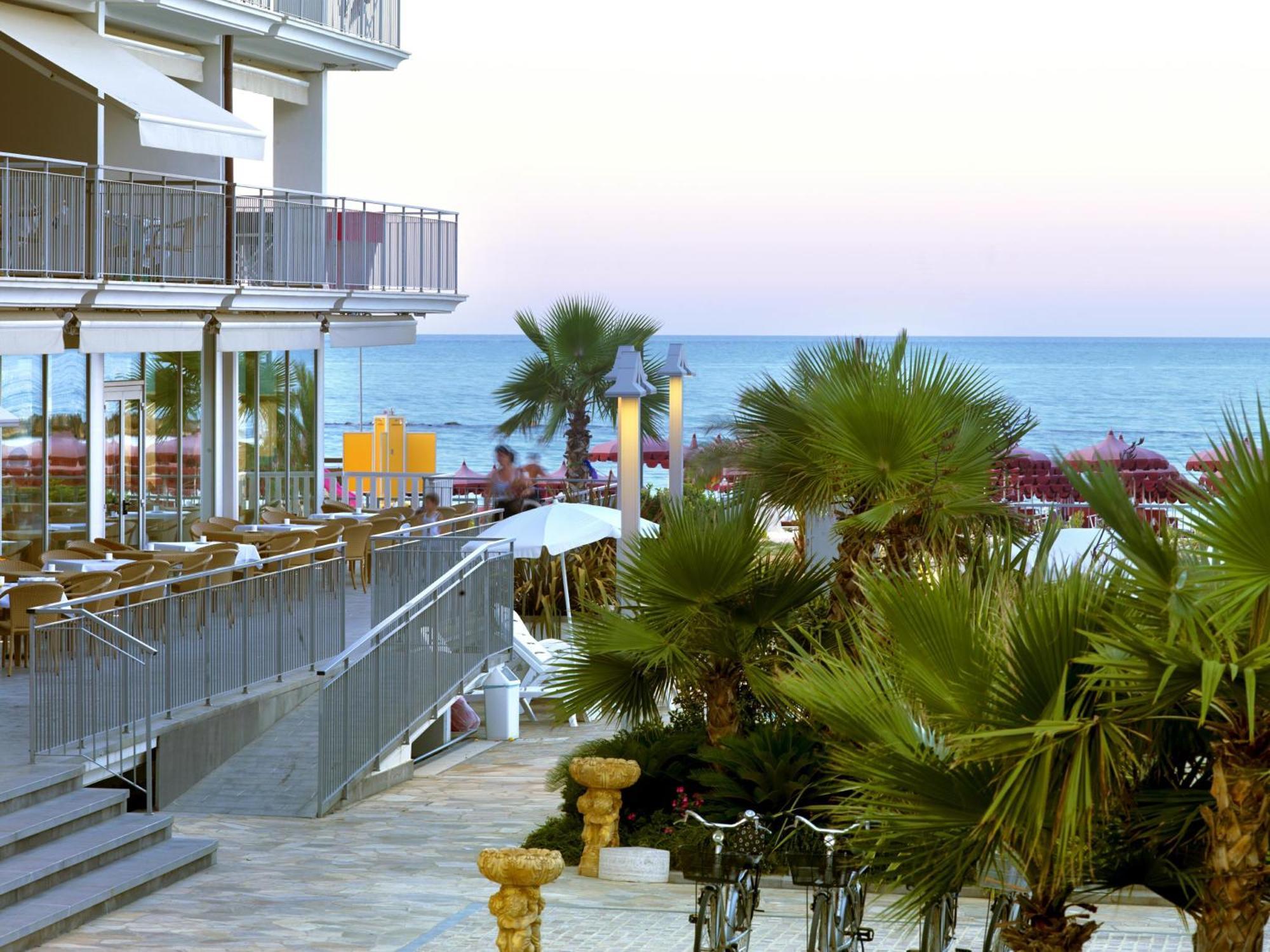 Casa Del Mar Lejlighedshotel Roseto Degli Abruzzi Eksteriør billede