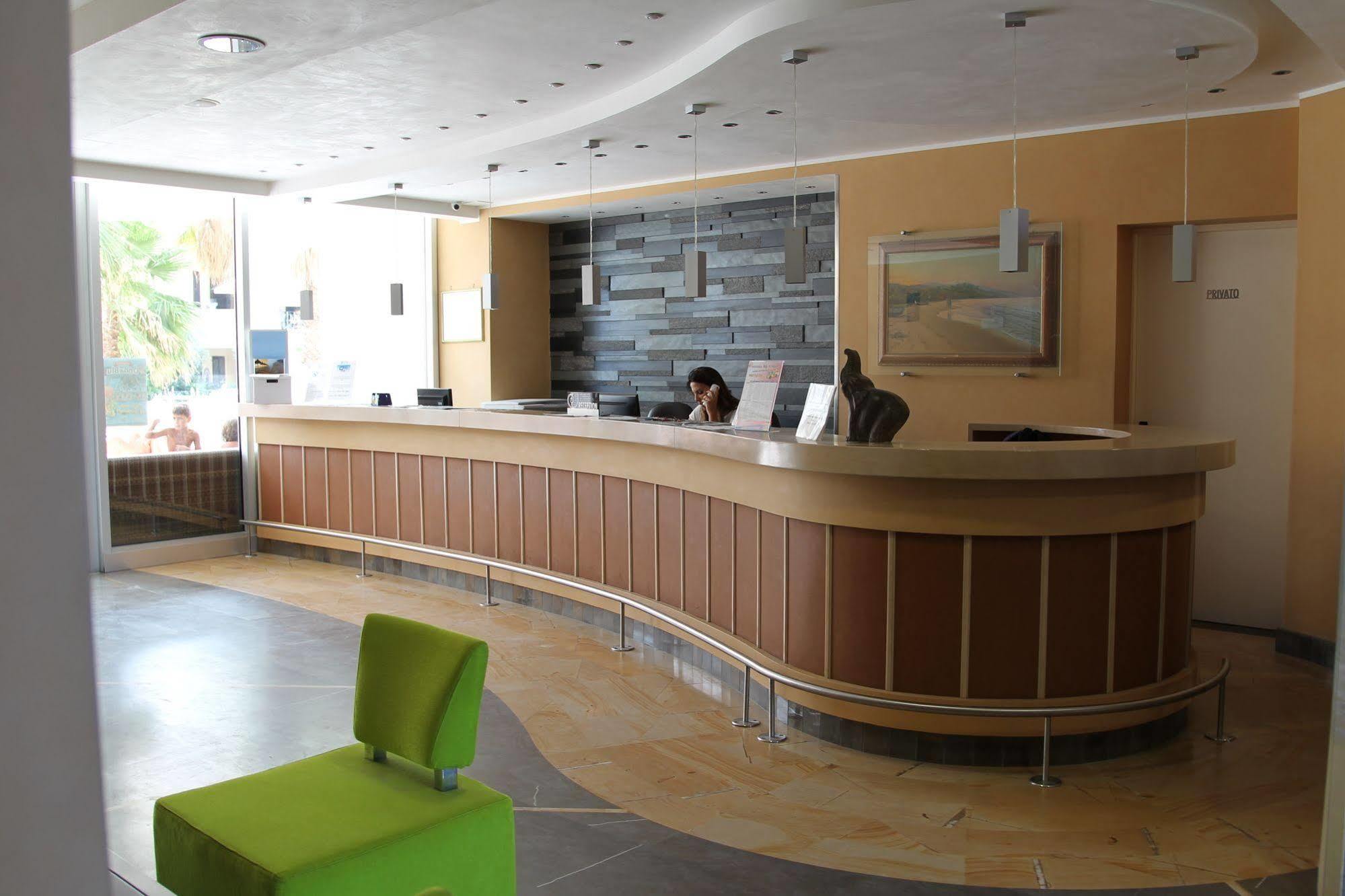 Casa Del Mar Lejlighedshotel Roseto Degli Abruzzi Eksteriør billede